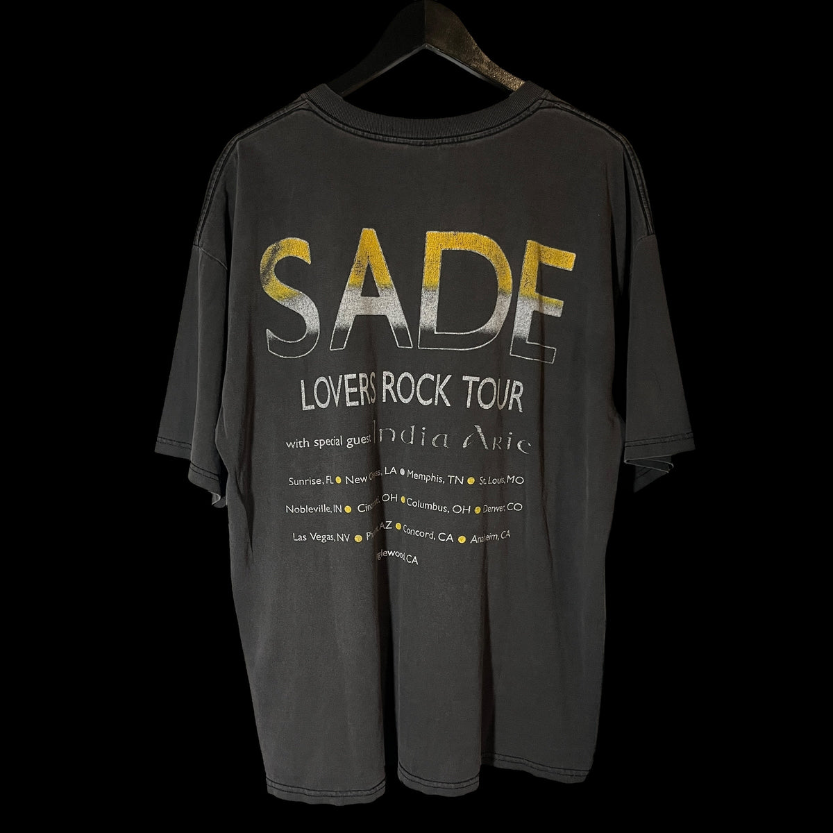 SADE LOVERS ROCK TOUR XL ビンテージ バンド ソウル SADE「LOVERS ROCK TOUR」XL – Cloakedinblack